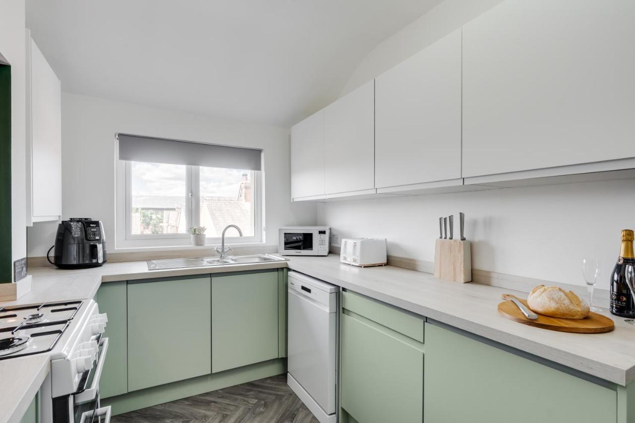 St David'S - Stylish 2 Bed Apartment, Free Parking, Close To Beach Lytham St Annes Extérieur photo
